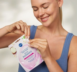 NIVEA Skin Radiance rozświetlająca maska w płachcie 1 sztuka