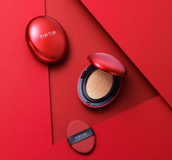 TIRTIR Mask Fit Red Cushion SPF 40 PA++ długotrwały podkład do twarzy w kompakcie 23N Sand 18g