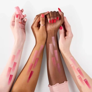 Essence Baby Got Blush kremowy róż w sztyfcie 30 Rose All Day 5,5 g