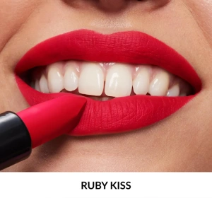 Avon Ultra Colour Matte Lipstick ultrakremowa pomadka do ust w sztyfcie 30 Ruby Kiss 3,6 g